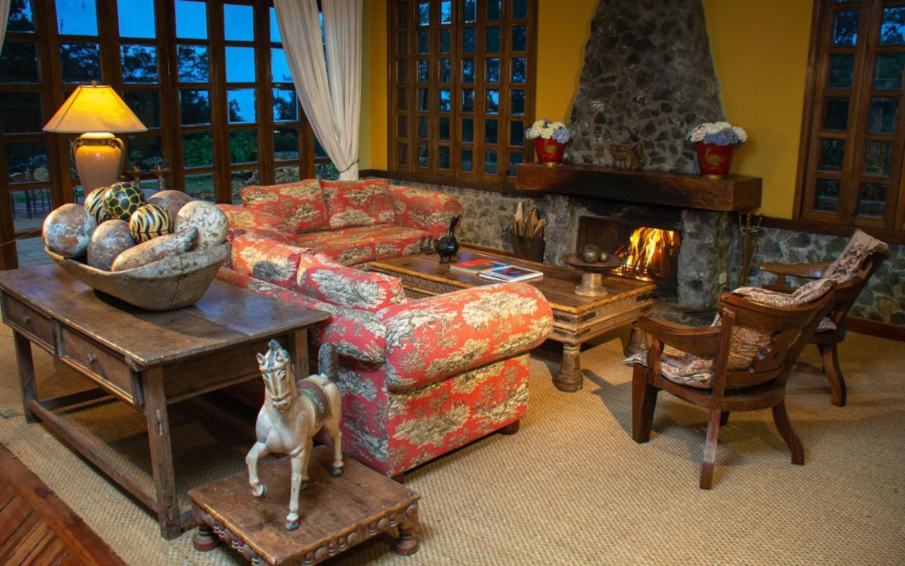 Las Mercedes Lodge カリ エクステリア 写真